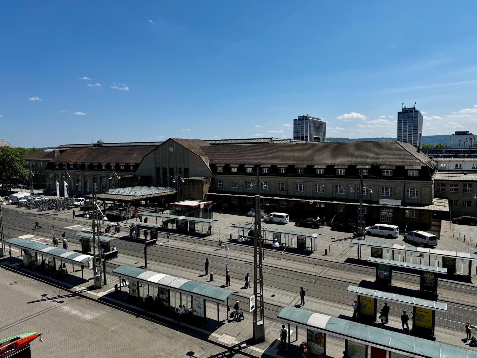 #Centralstation #130Qm Hauptbahnhof #Netflix カールスルーエ エクステリア 写真